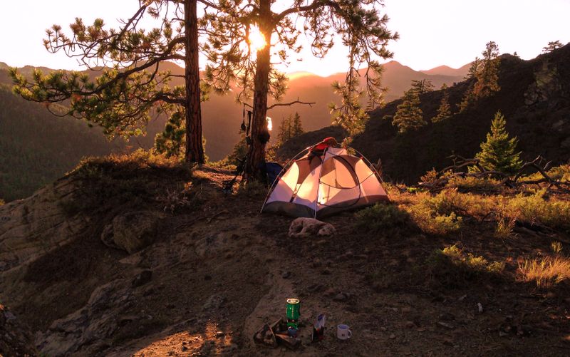 Tente de camping alimentée loin du réseau